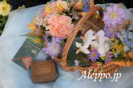 母の日　アレッポの石鹸とお花のバスケットアレンジ
